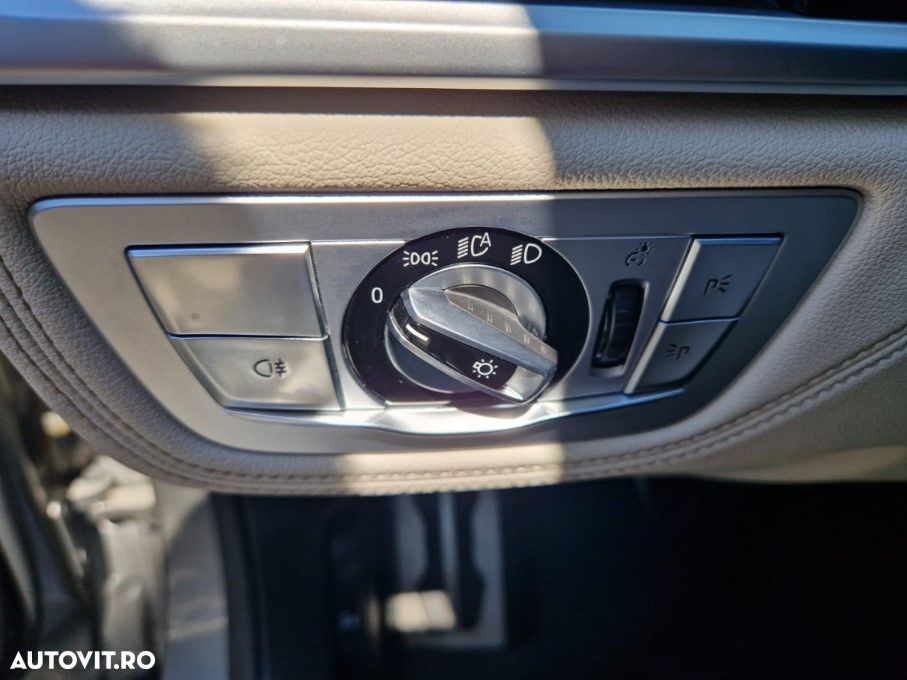 BMW Seria 7 730Ld xDrive - 19