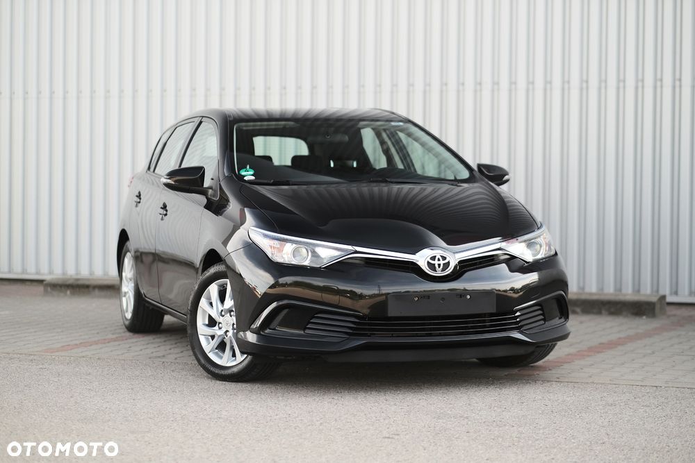 Toyota Auris 1.33 Dual-VVT-i Cool - 1