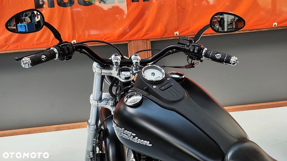 Harley-Davidson Dyna Street Bob - 29