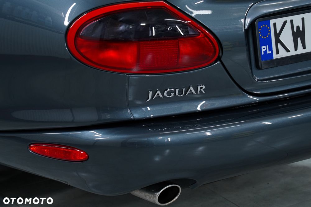 Jaguar XK8 - 24
