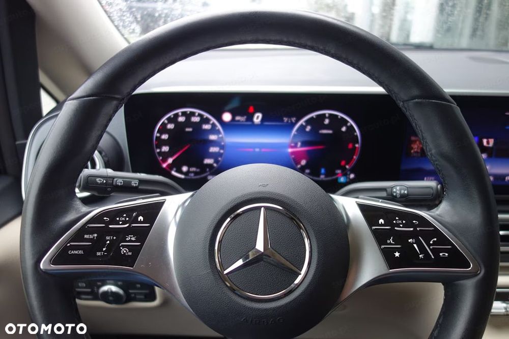 Mercedes-Benz Klasa V - 10