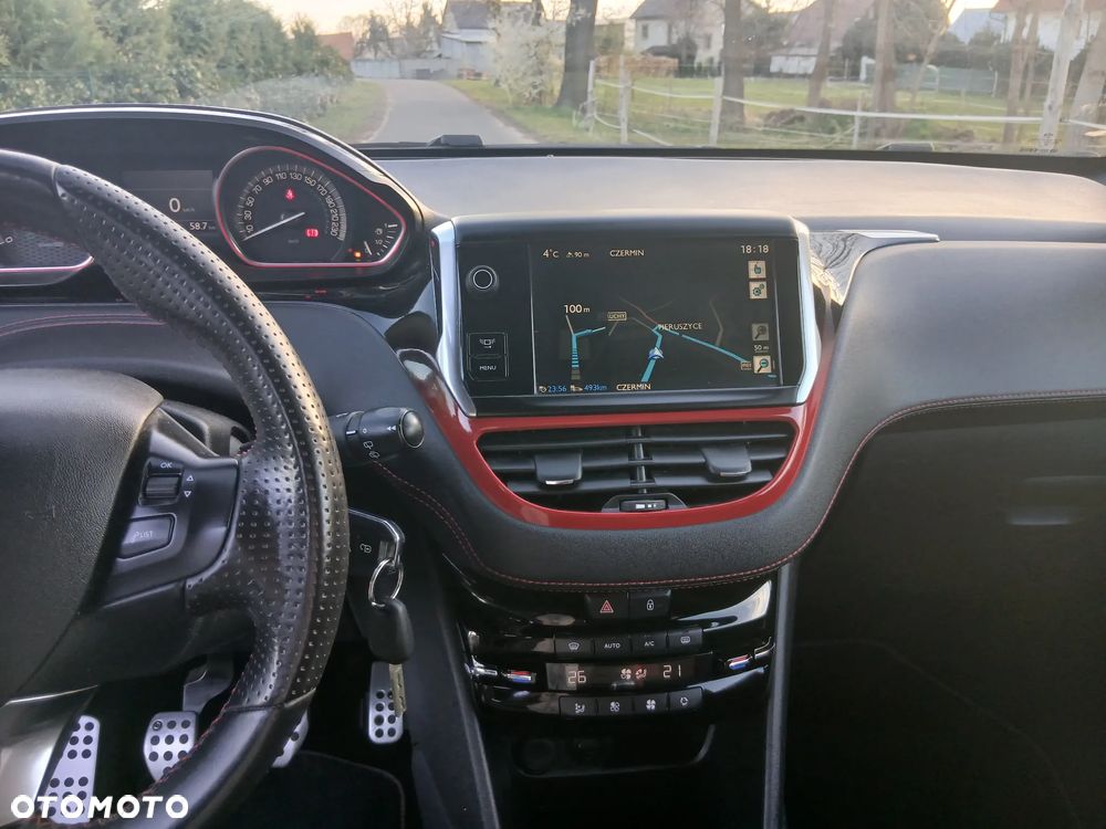 Peugeot 208 1.6 THP GTi - 10