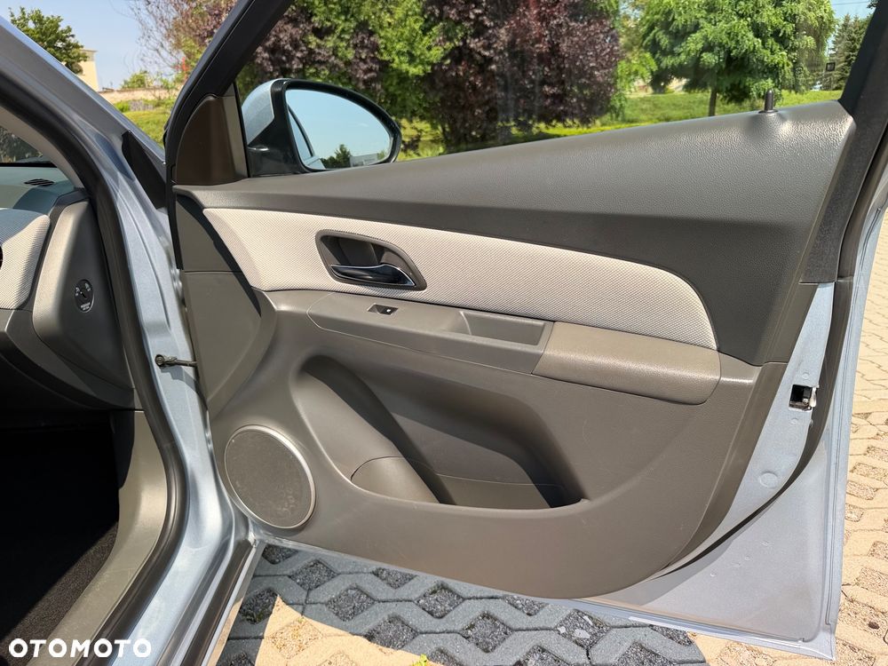 Chevrolet Cruze 1.8 LT+ - 19