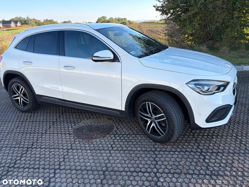 Mercedes-Benz GLA 200 4-Matic Progressive - 3