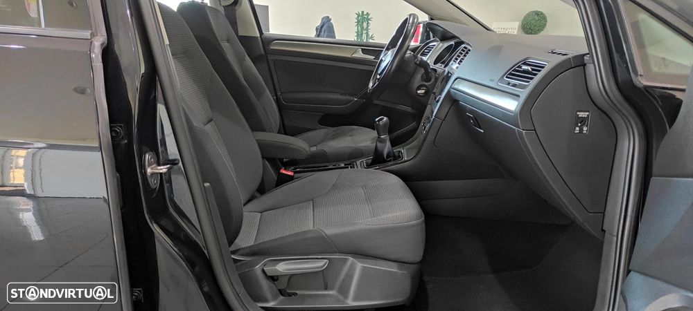 VW Golf Variant 1.6 TDi Sportline - 23