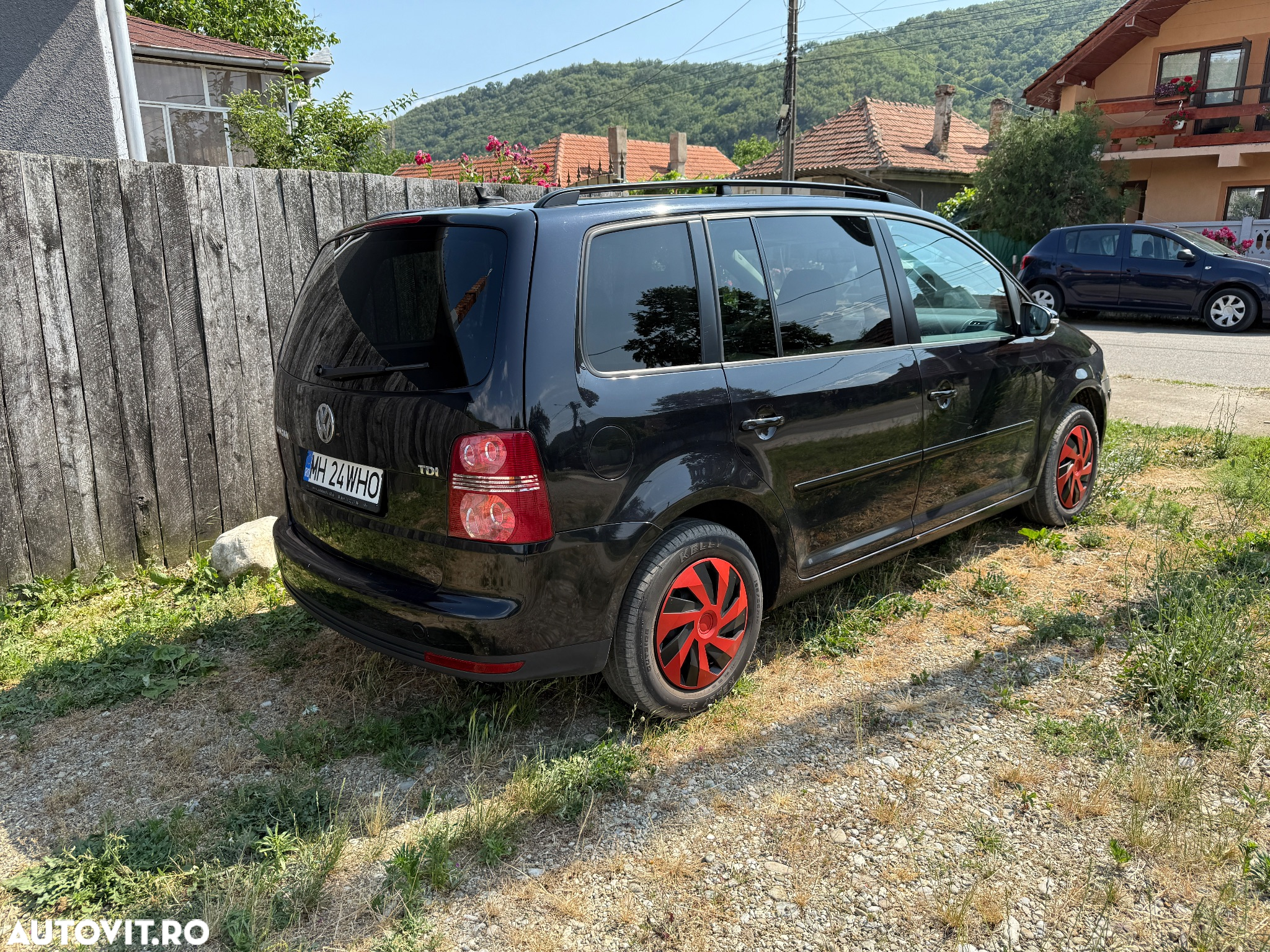 Volkswagen Touran 1.9 TDI Conceptline - 4