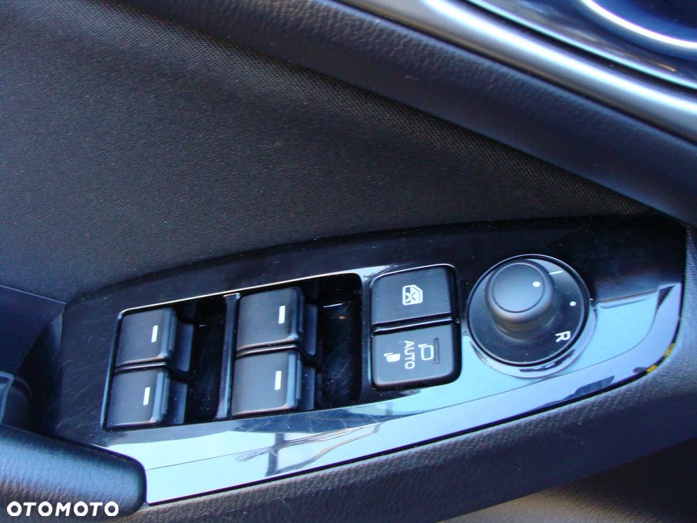 Mazda 3 SKYACTIV-G 120 Exclusive-Line - 23