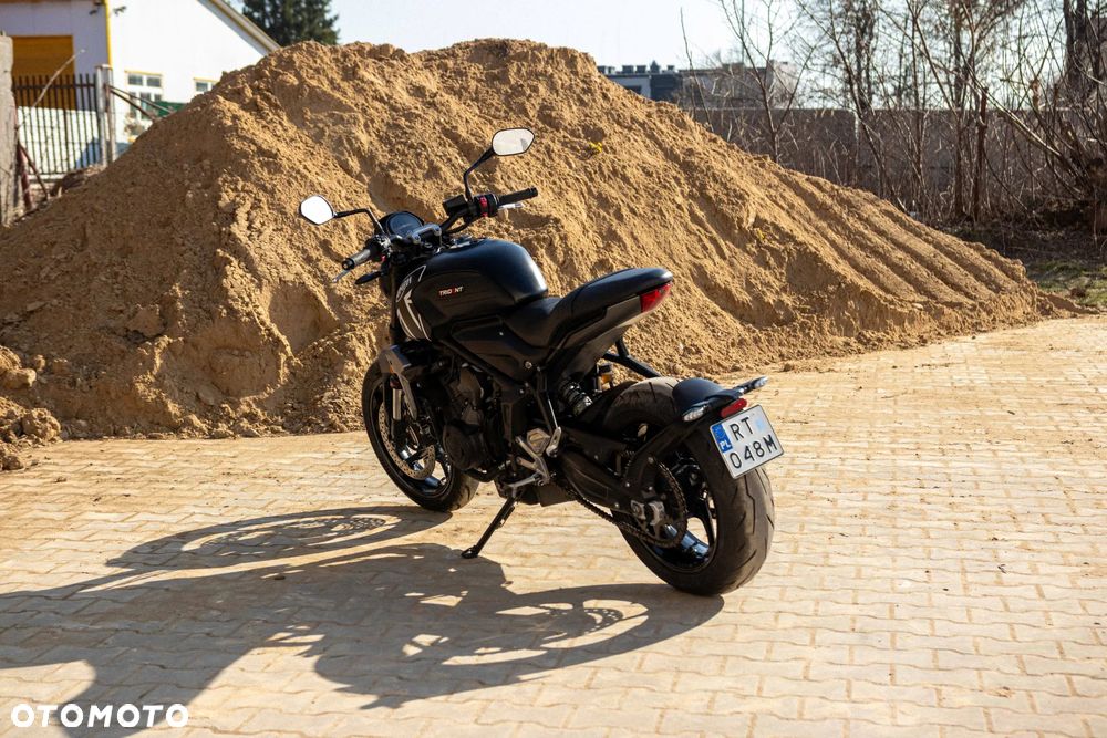 Triumph Trident - 8