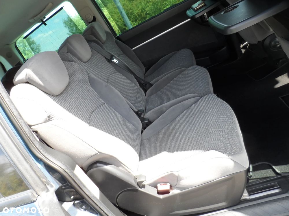 Peugeot 807 HDi 135 Premium - 23