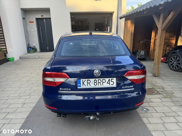 Skoda Superb 2.0 TDI 4x4 Elegance - 4