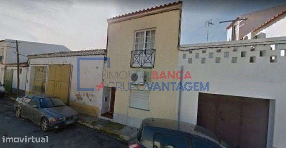 Moradia T3 em banda, 120m², com logradouro e terraço, no centro de ... - Grande imagem: 2/16