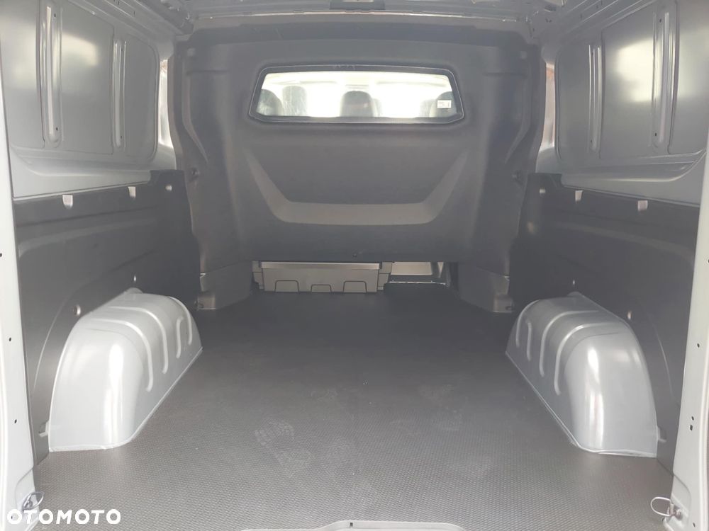 Renault Trafic - 16