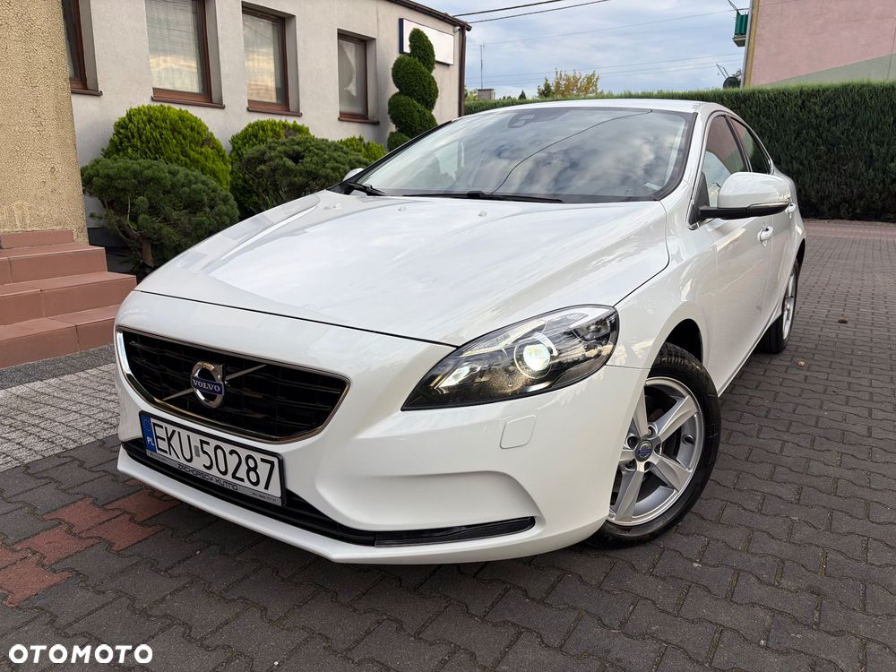 Volvo V40 D3 Momentum - 1