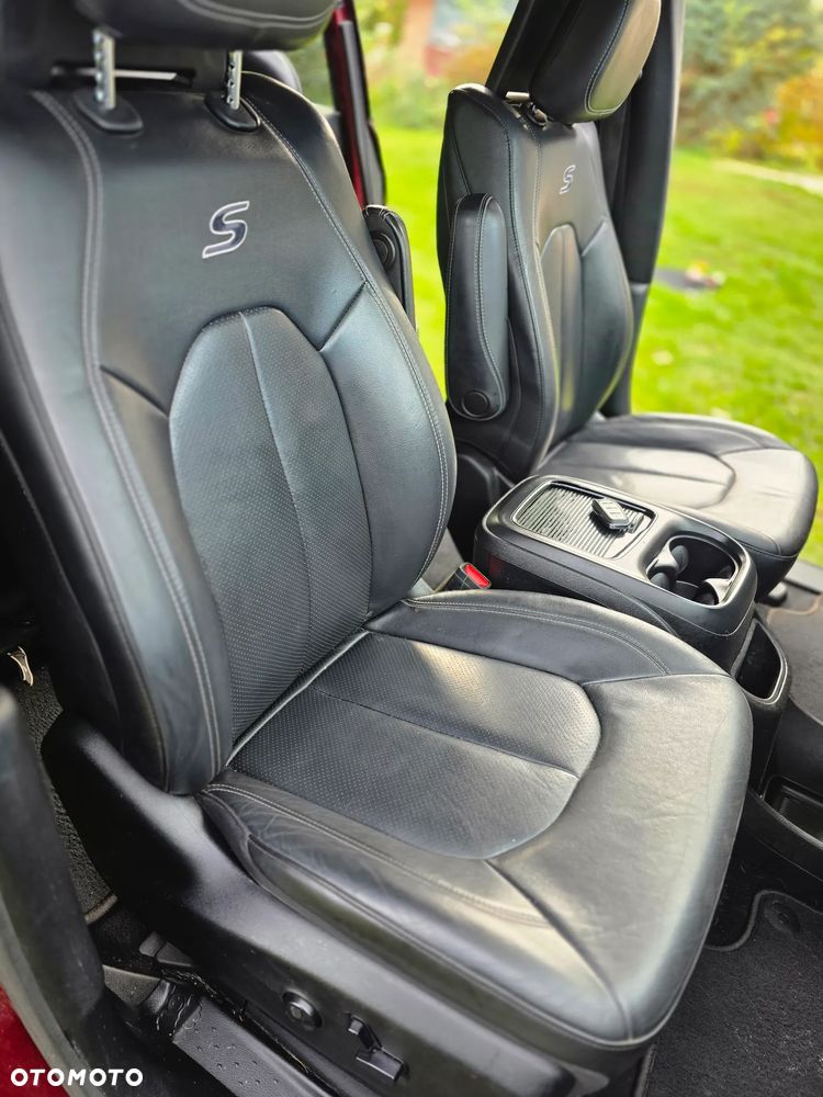 Chrysler Pacifica - 34