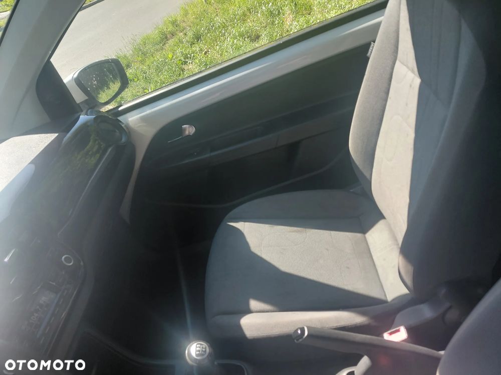 Volkswagen up! white - 14