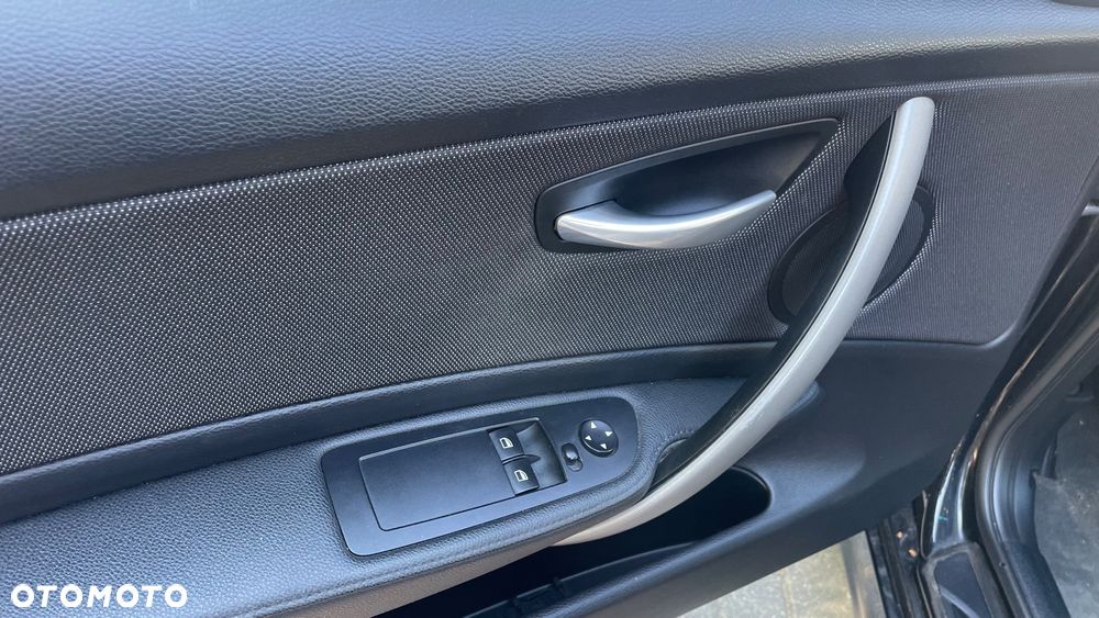 BMW Seria 1 118d DPF - 10
