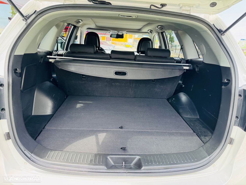 Kia Sorento 2.0 CRDi TX Tecto Panorâmico - 29