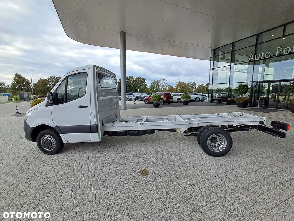 Mercedes-Benz Sprinter - 11