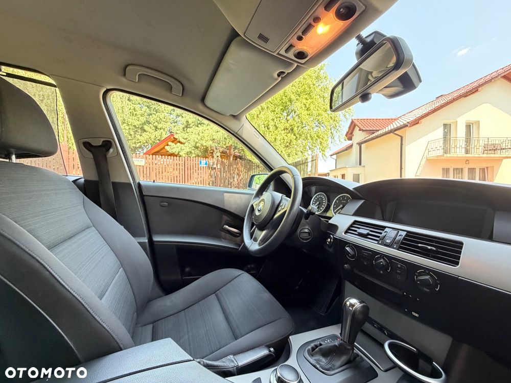 BMW Seria 5 525i - 27