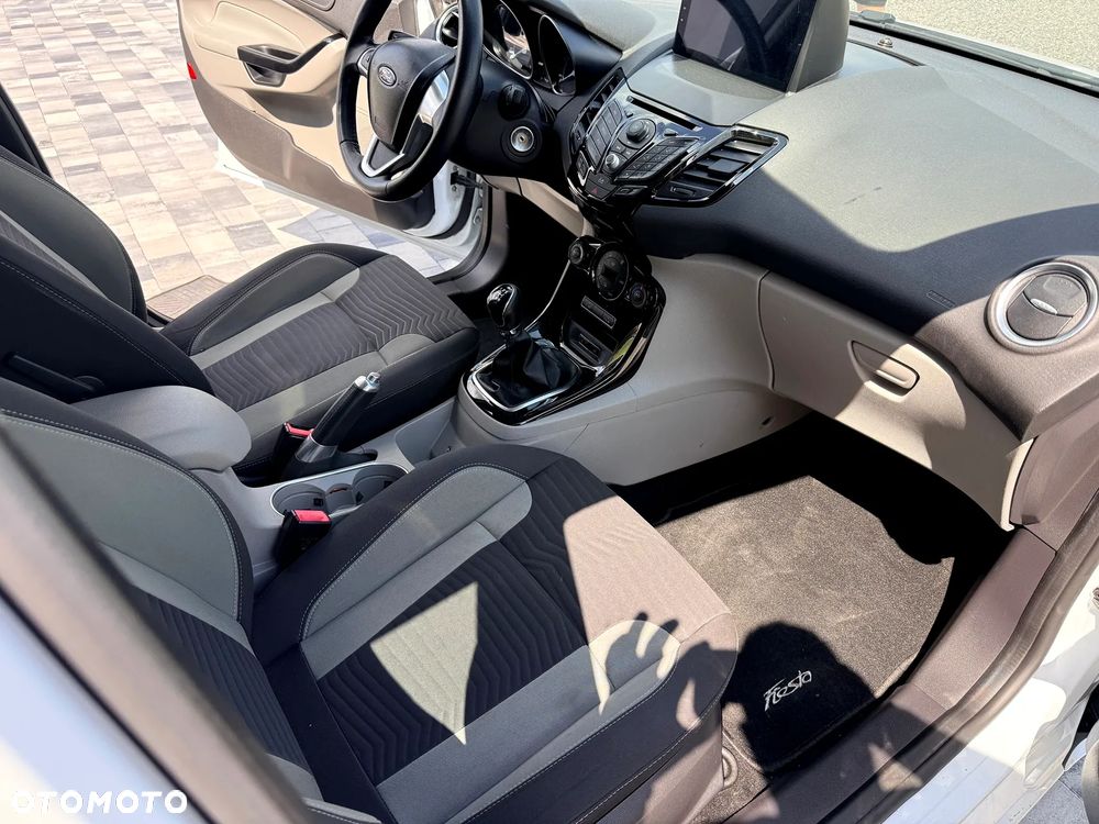 Ford Fiesta 1.0 EcoBoost Titanium - 5