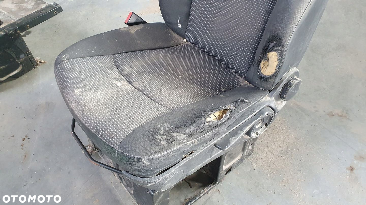 Mercedes Vito W639 03-14 Fotel Lewy Kierowcy Podstawa - 3
