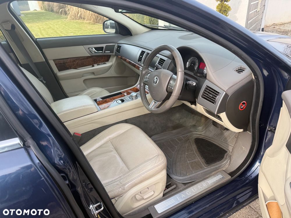 Jaguar XF 3.0 V6 Portfolio - 13