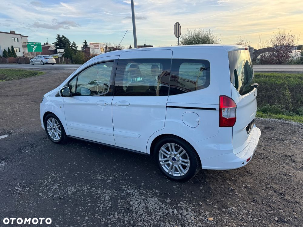 Ford Tourneo Courier 1.5 TDCi S&S Trend - 5