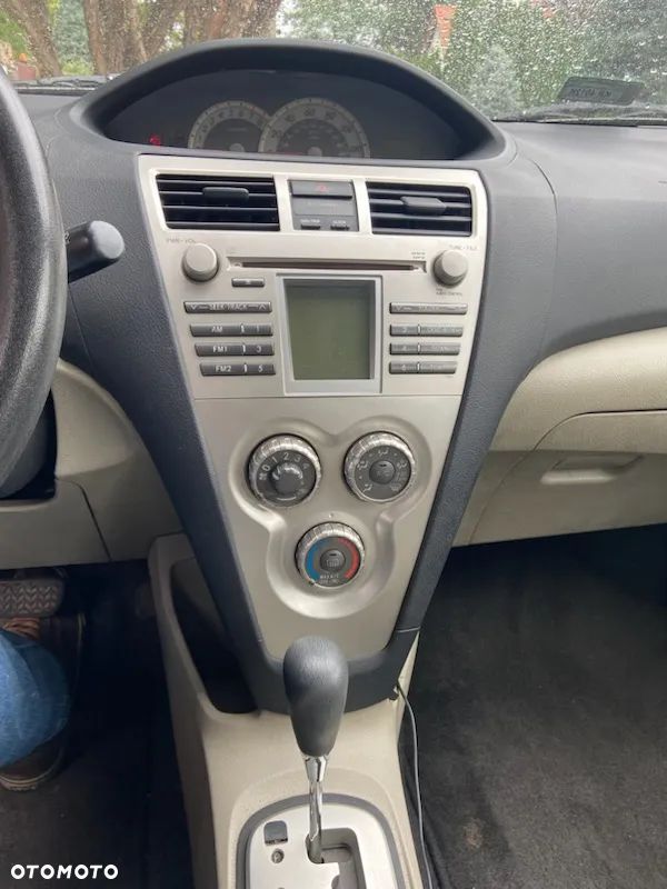 Toyota Yaris - 1
