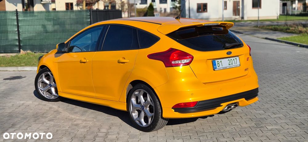 Ford Focus 2.0 EcoBoost ST mit Leder-Exclusiv-Paket - 25