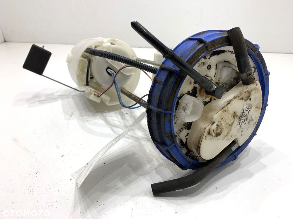 POMPA PALIWA  TOYOTA YARIS (_P9_) 2005 - 2014 1.33 VVT-i (NSP90_) 74 kW [100 KM] benzyna 2008 - 2011 - 3