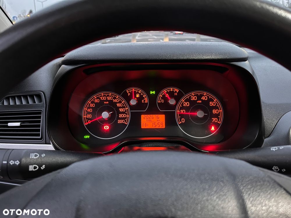 Fiat Grande Punto - 11