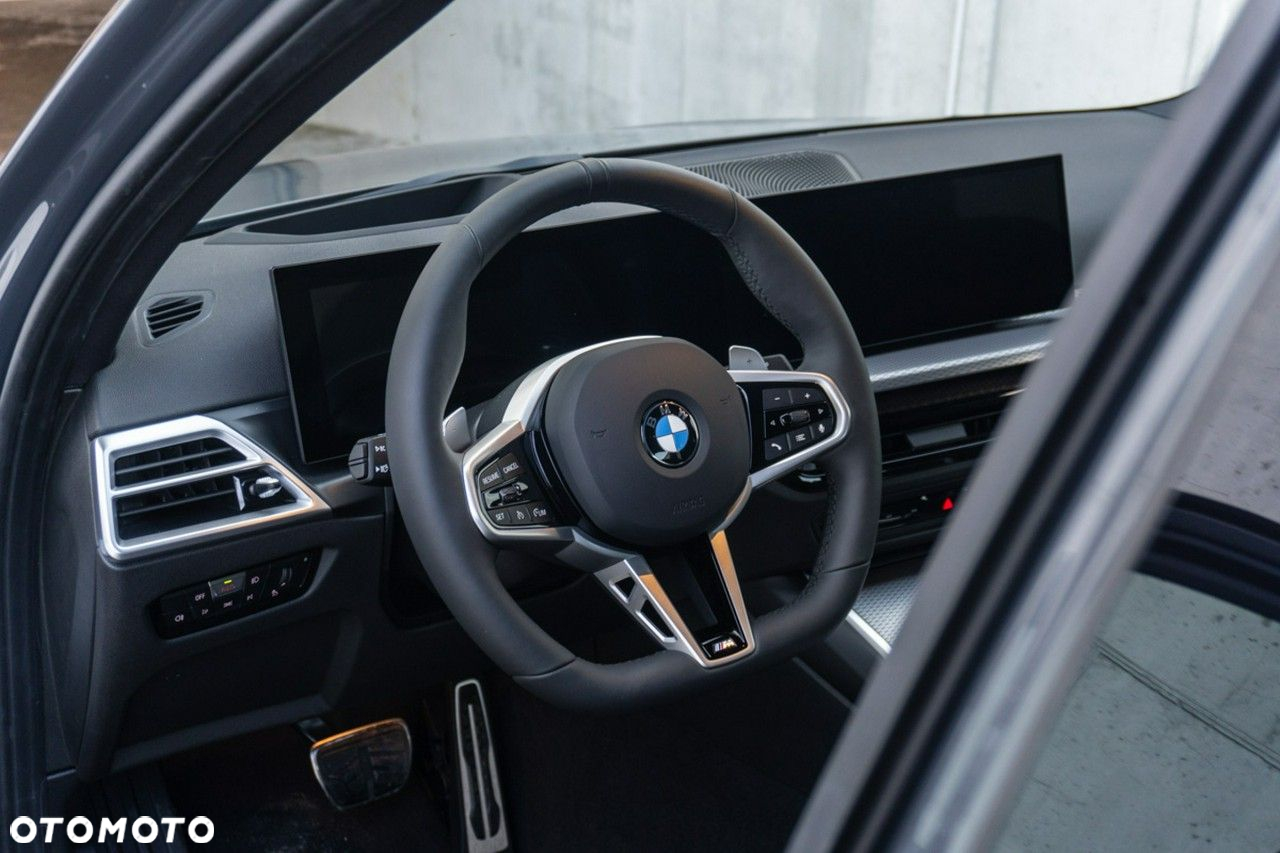 BMW Seria 3 330i xDrive - 10
