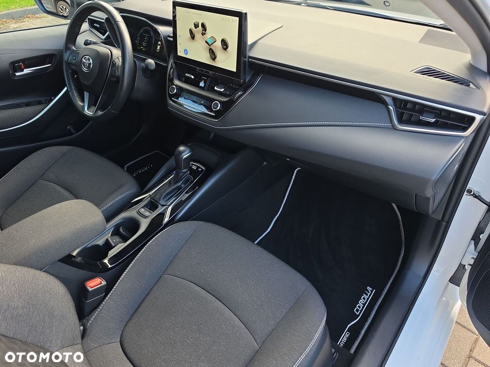 Toyota Corolla 1.8 Hybrid Comfort - 17