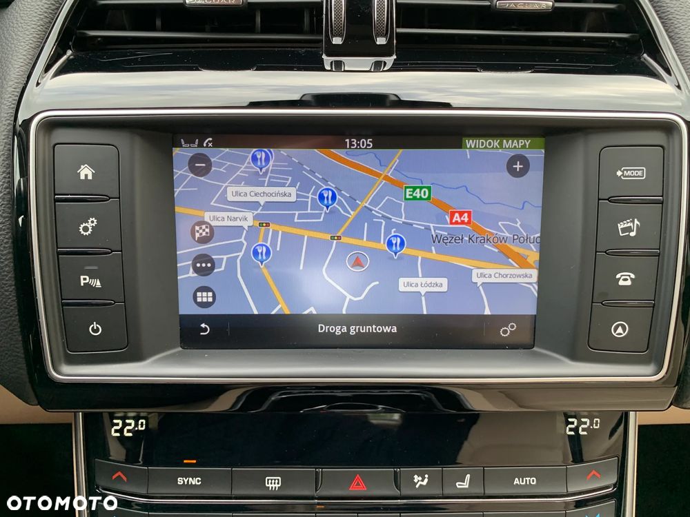 Jaguar XE 2.0 D Prestige - 12