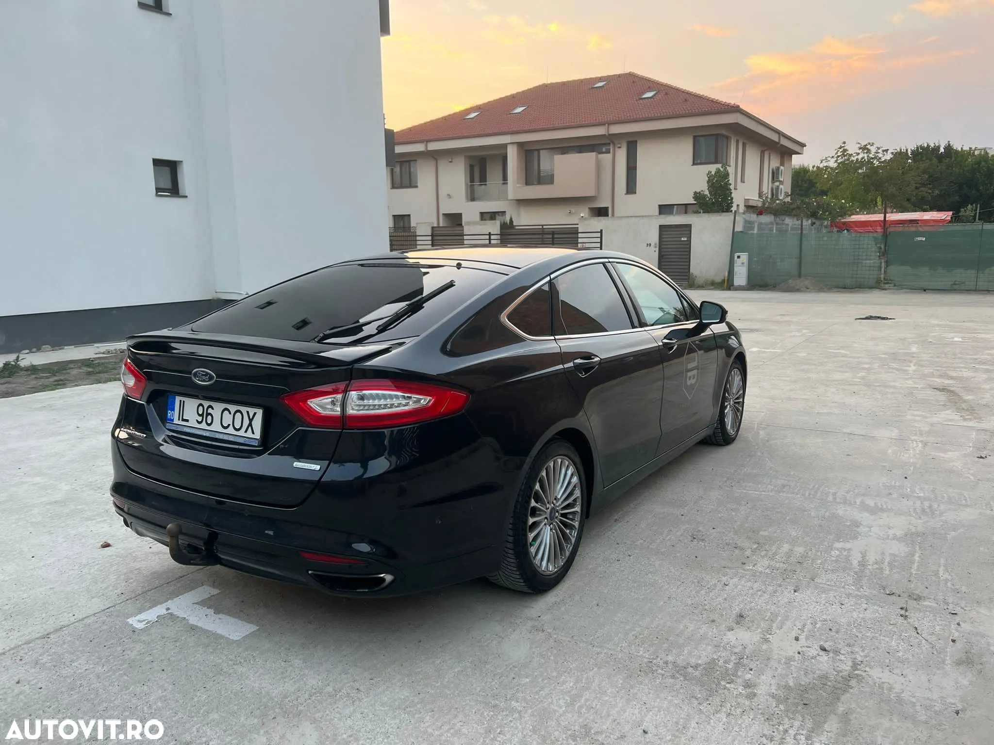 Ford Mondeo 2.0 EcoBoost Powershift Titanium - 32