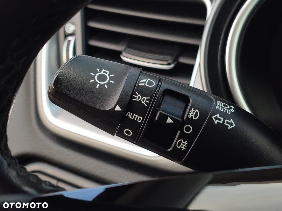 Kia Ceed - 32