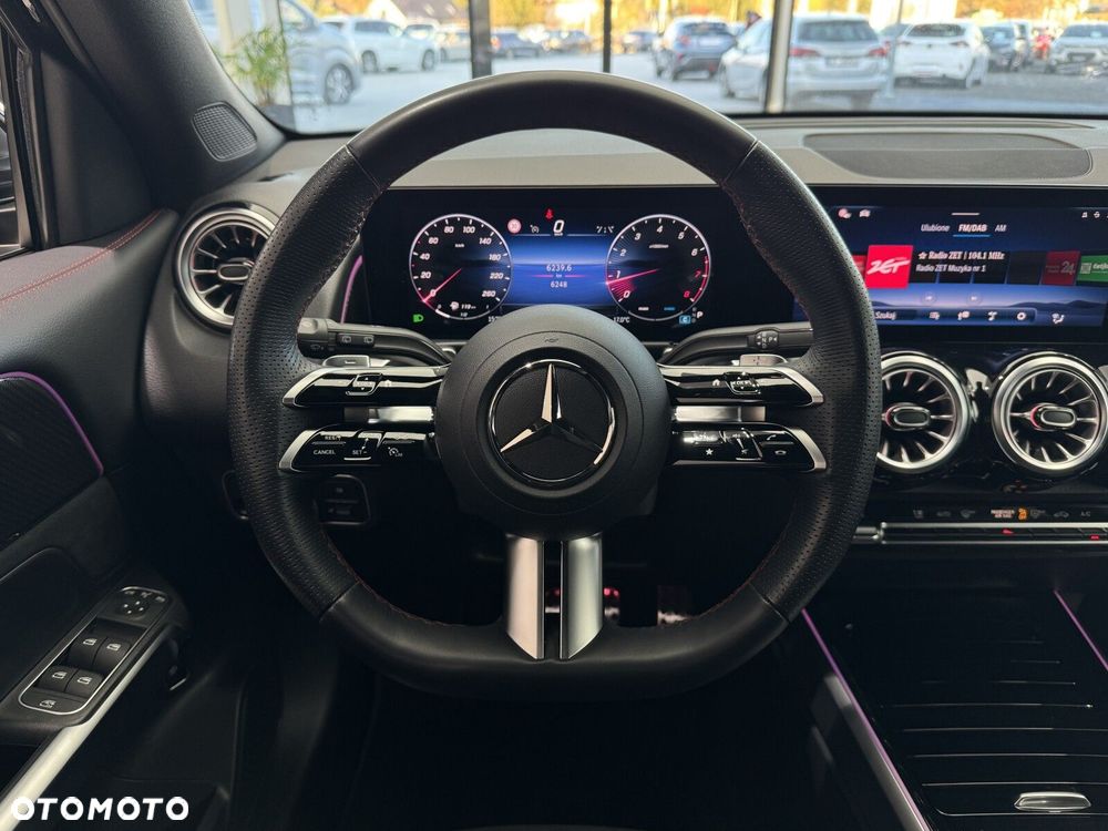 Mercedes-Benz GLB 200 AMG Line 7G-DCT - 15