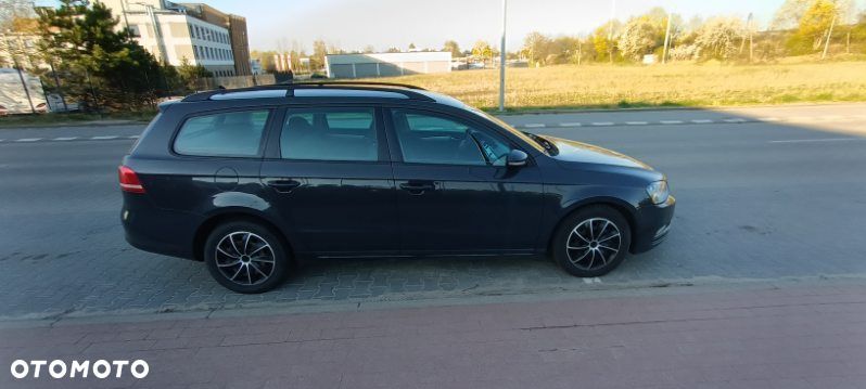 Volkswagen Passat 1.6 TDI DPF BlueMotion Technology Comfortline - 2