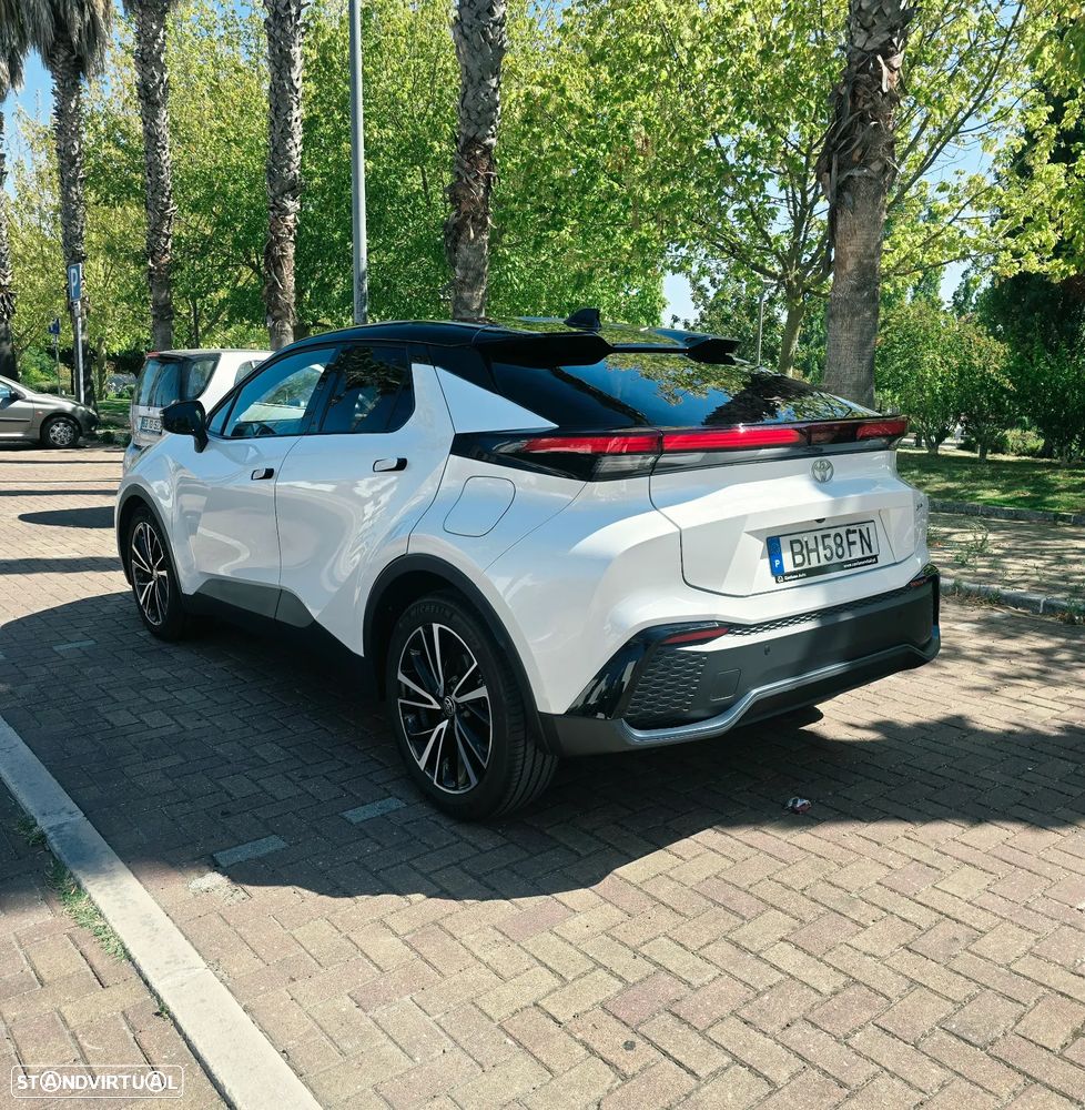 Toyota C-HR 1.8 Hybrid Lounge — photo 4