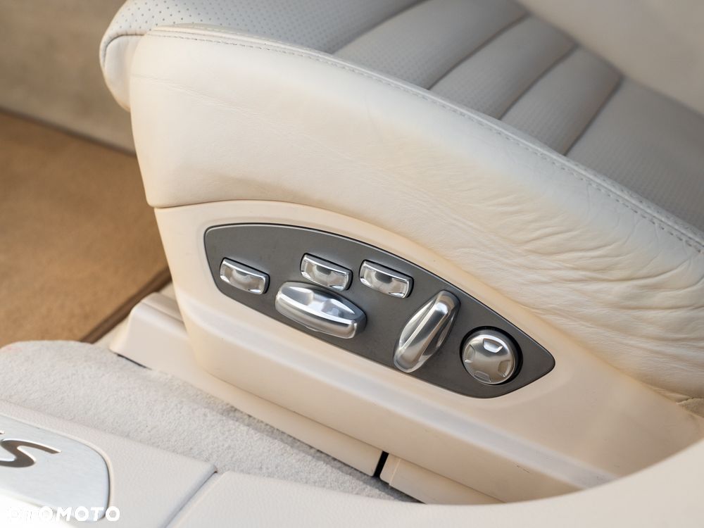 Porsche Panamera GTS PDK - 28