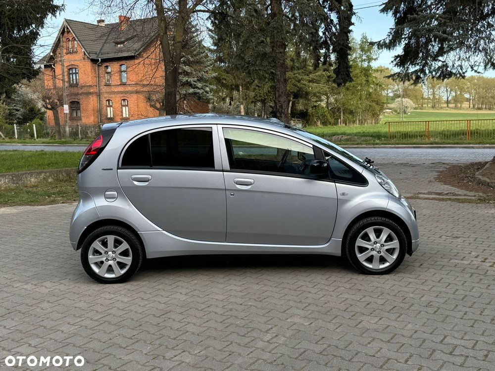Peugeot iOn Standard