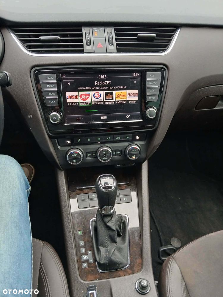 Skoda Octavia 2.0 TDI DSG L&K - 27