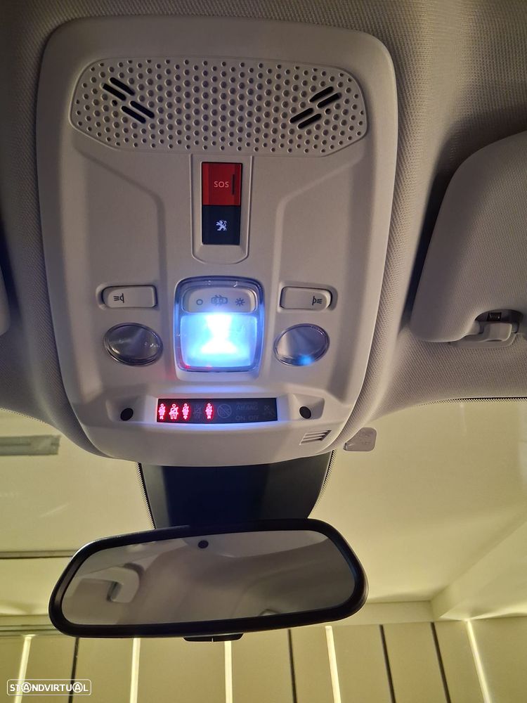 Peugeot 2008 1.5 BlueHDi Allure Pack - 35