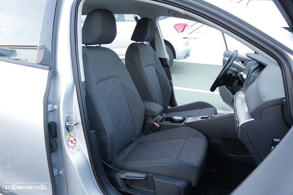 VW Golf Variant 2.0 TDi Life DSG - 23