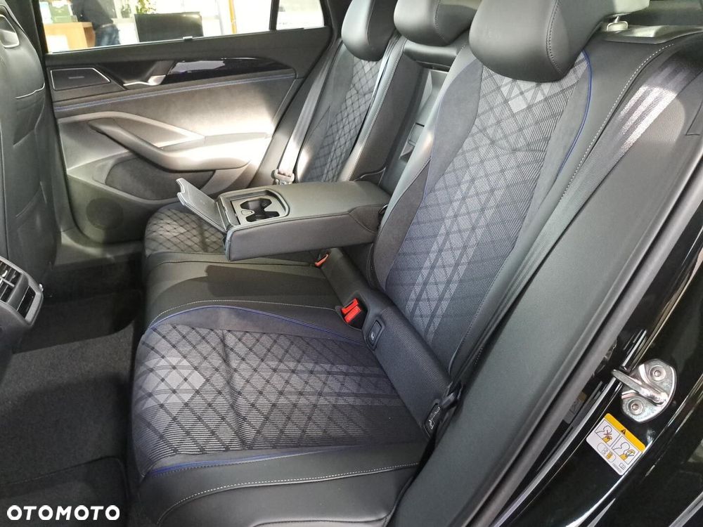 Volkswagen Passat - 16