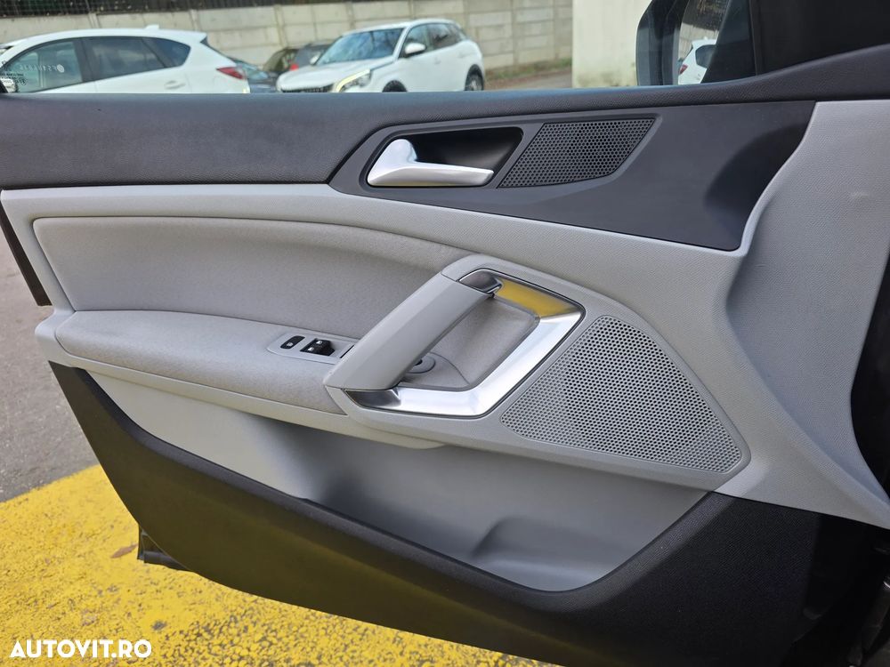 Peugeot 308 1.2 L PureTech Turbo S&S Allure Aut. - 23