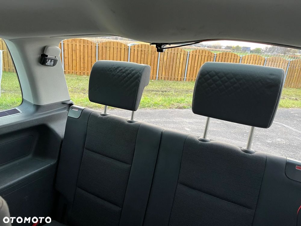 Volkswagen Touran 1.4 TSI Conceptline - 12