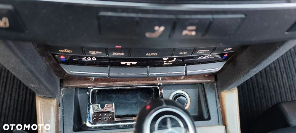 Mercedes-Benz Klasa E 200 BlueEFFICIENCY 7G-TRONIC Elegance - 23