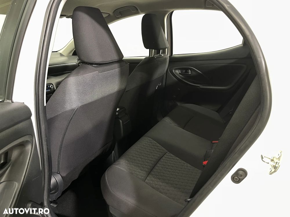 Toyota Yaris 1.5 VVT-i HSD Active - 10