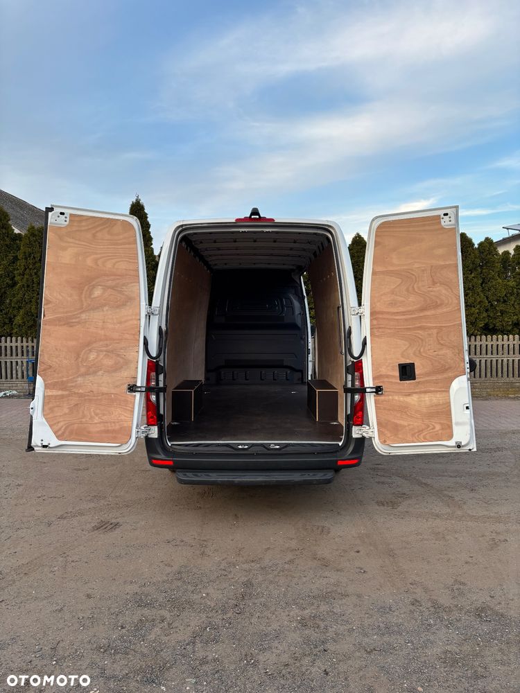 Mercedes-Benz Sprinter - 13